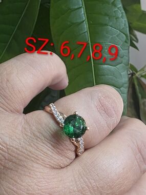 18k Gold Plated Emerald-Cut Green Crystal Rose Gold Ring